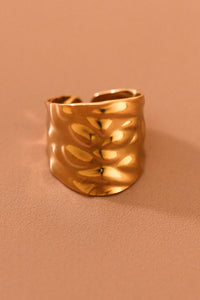 The Solène Hammered Ring