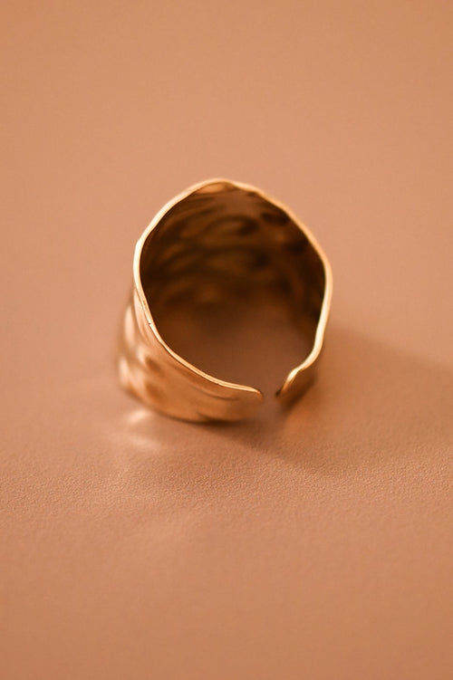 The Solène Hammered Ring