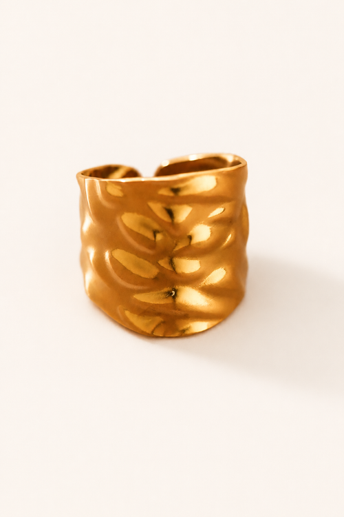 The Solène Hammered Ring